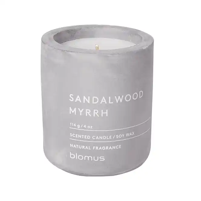 Korting Blomus Fraga Geurkaars Sandalwood Myrrh 24 uur (6,5 x 8 cm)